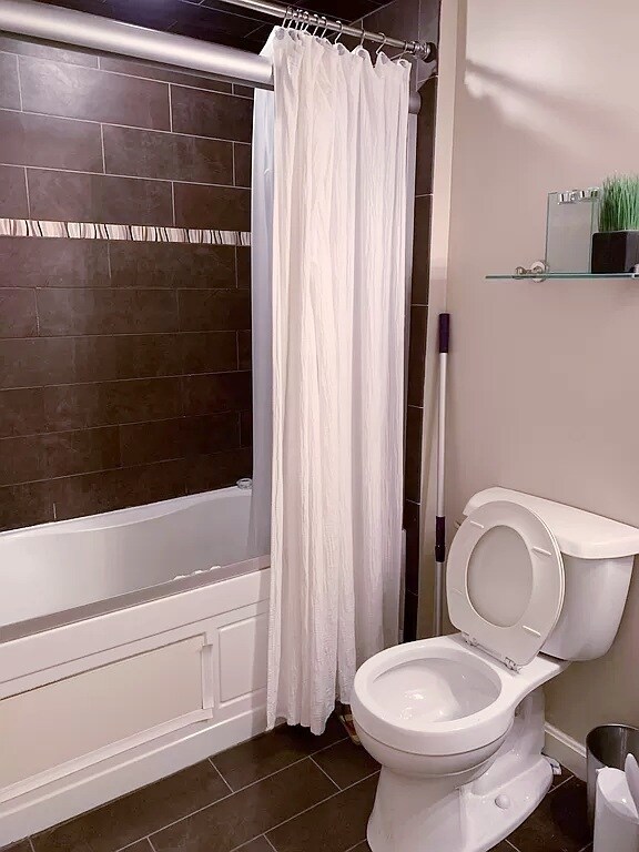 Baño principal - 295 W Wyoming Ave