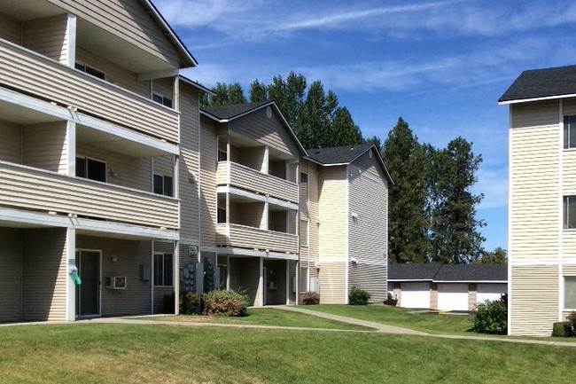 Building Photo - Barrington Place Apartments