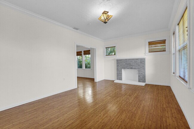Building Photo - 126 NW 48th St