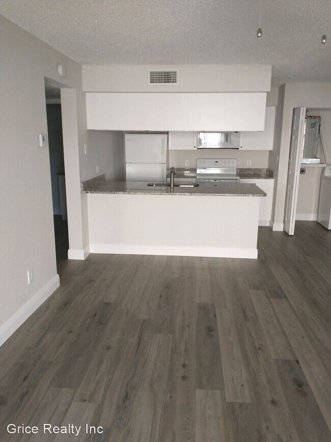 Foto del edificio - 2 br, 2 bath House - 5309 Summerlin #902