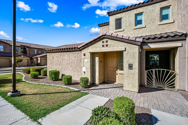 Foto del edificio - 250 W Queen Creek Rd
