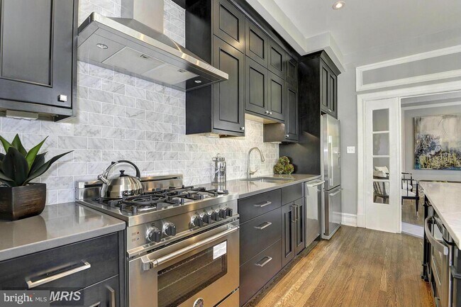 Building Photo - 1801 16th St NW