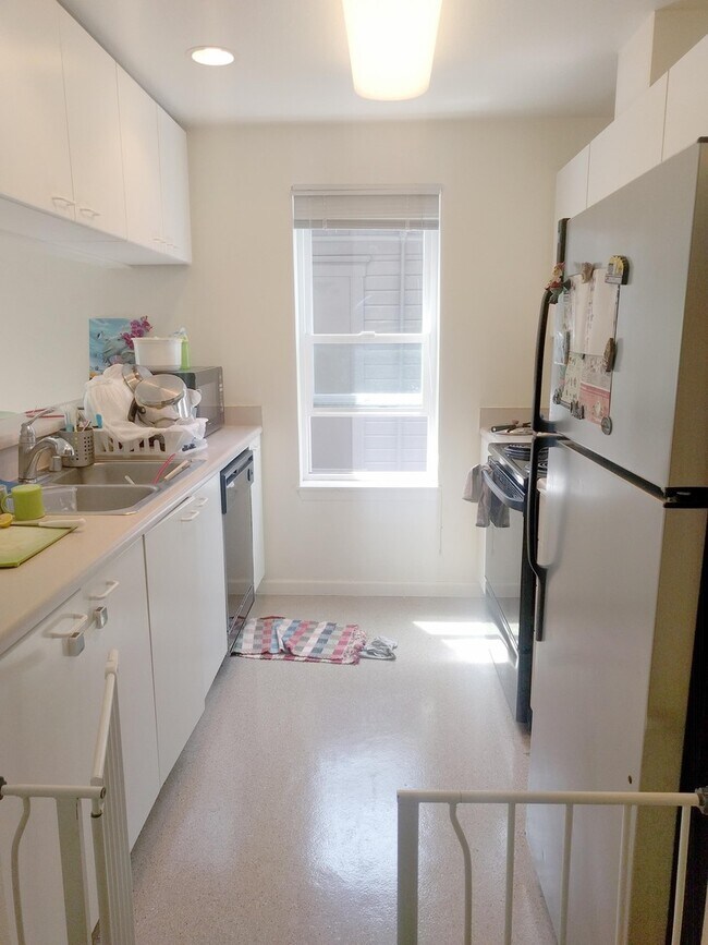Foto del edificio - Fabulous 2BDR in Upper Queen Anne with Pri...