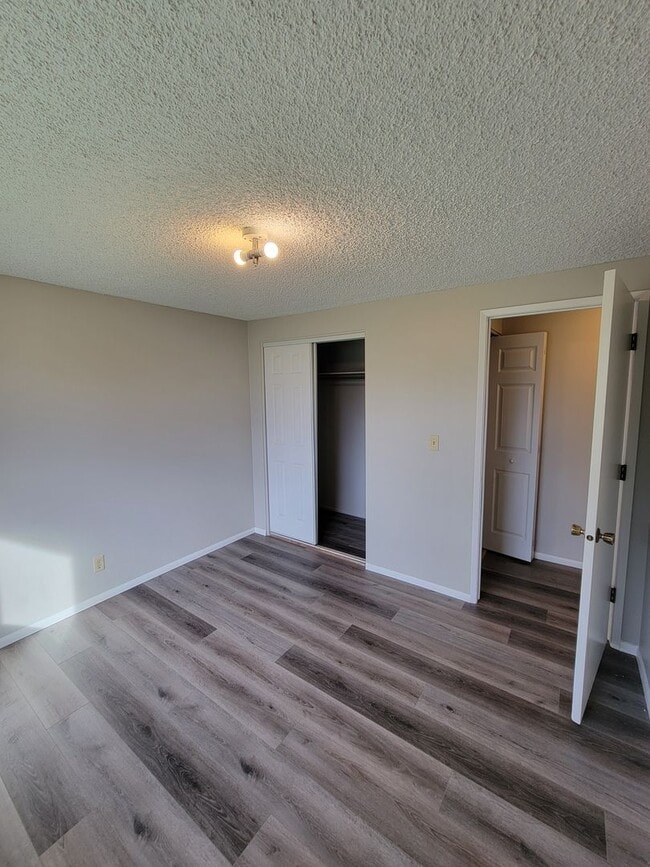 Building Photo - Recently updated