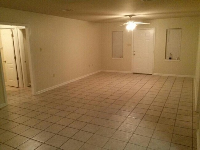 Foto del edificio - 10226 Lockhart Rd