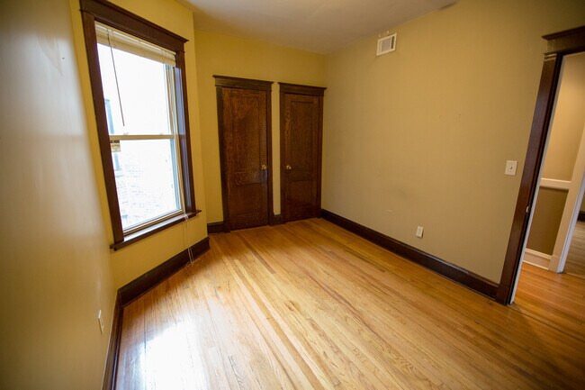 Building Photo - 2554 N Kedzie Blvd