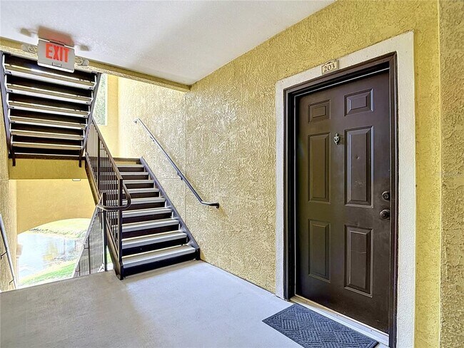 Building Photo - 10201 Courtney Palms Blvd