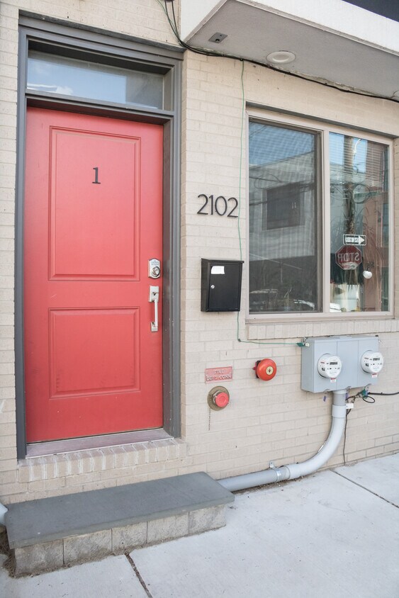 Primary Photo - 2102 Berges St