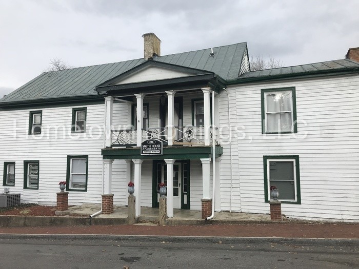 Primary Photo - Historic Fincastle Apartment
