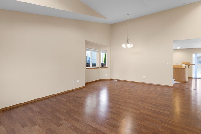 Foto del edificio - Beautiful 4 bedroom 2.5 bath in Maple Valley