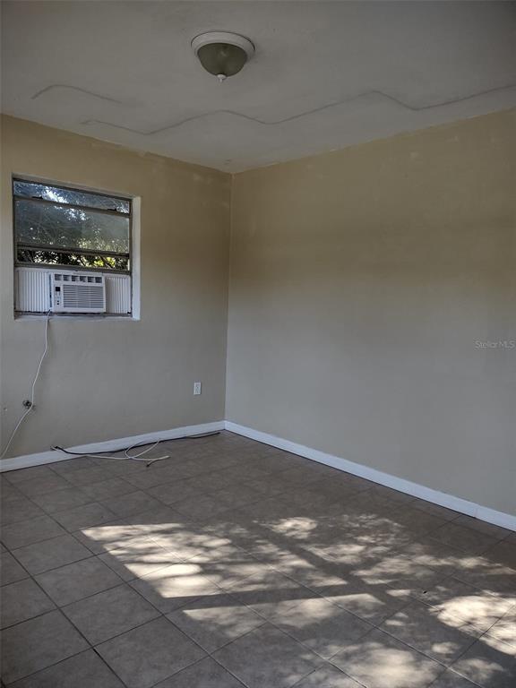 Building Photo - 157 E Northside Dr