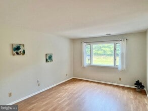 Building Photo - 2217 Sayre Dr