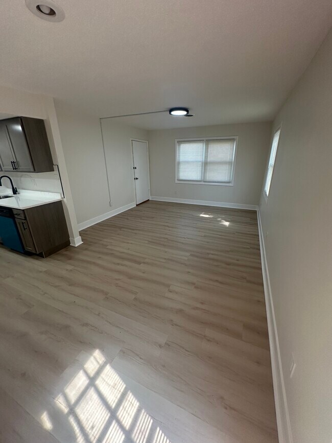 Foto del edificio - 715 E 12th St