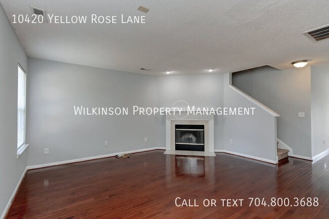 Building Photo - 10420 Yellow Rose Ln