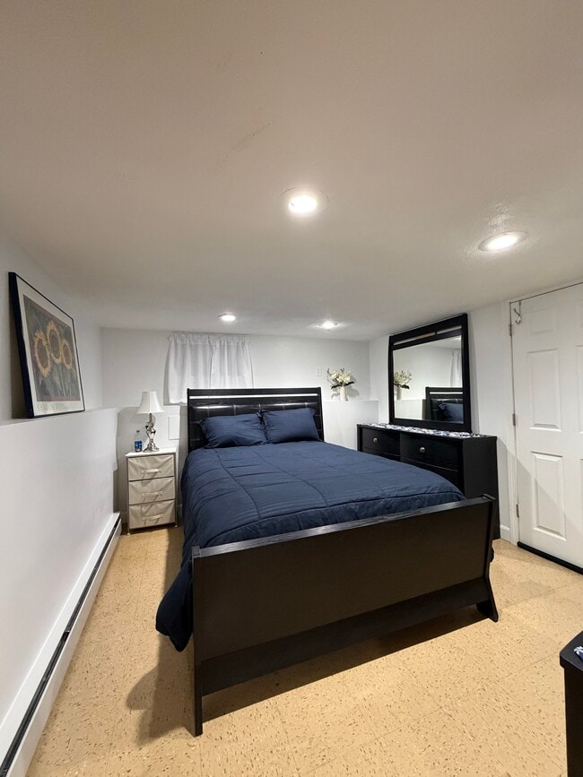 Building Photo - 223 Hurley St