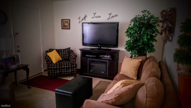 Foto del edificio - 1051 E Home Rd