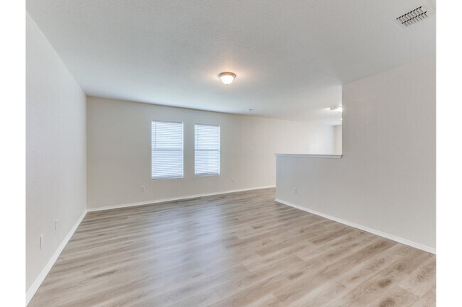 Foto del edificio - 1609 Castle Ridge Rd