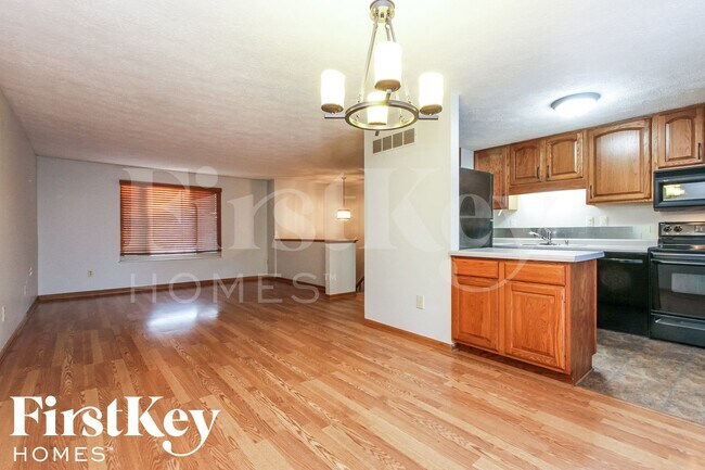 Foto del edificio - 6702 Revere Ln