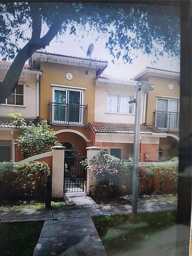 Primary Photo - 1212 Santa Catalina Ln