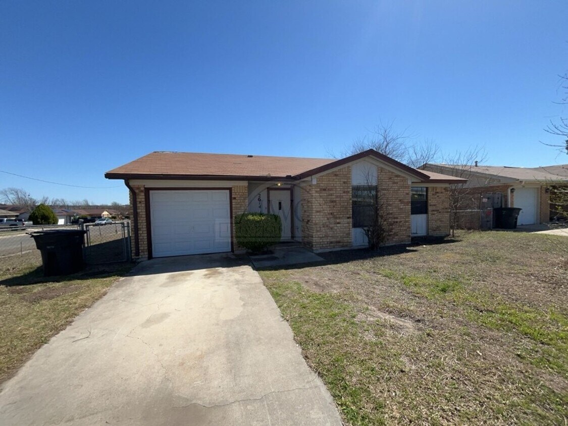 Foto principal - 2614 N W S Young Dr