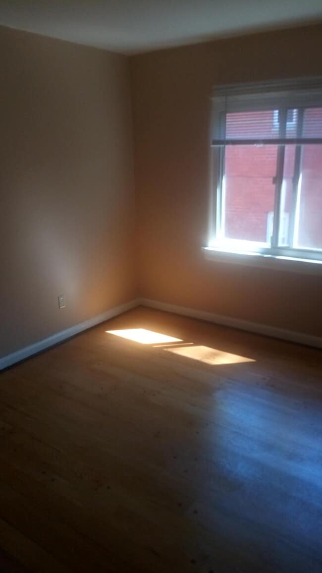 Foto del edificio - 1500 Yarmouth Ave