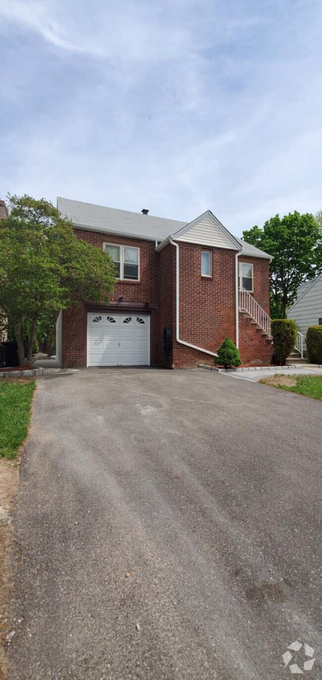 Building Photo - 297 Tom Hunter Rd