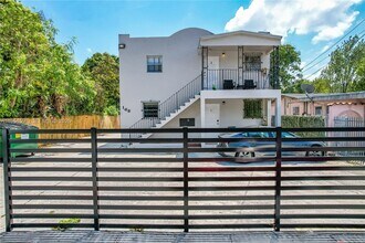 Building Photo - 168 NW 32nd St