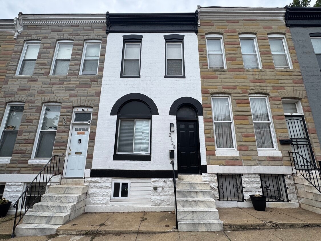 Primary Photo - 2128 Hollins St
