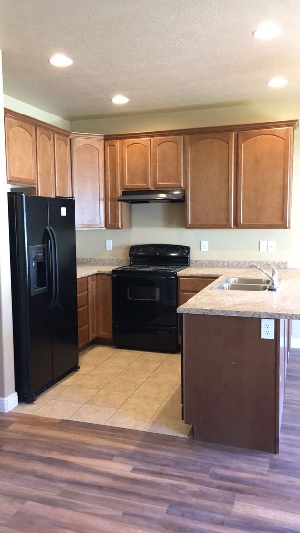 Building Photo - 3166 W Desert Lily Dr