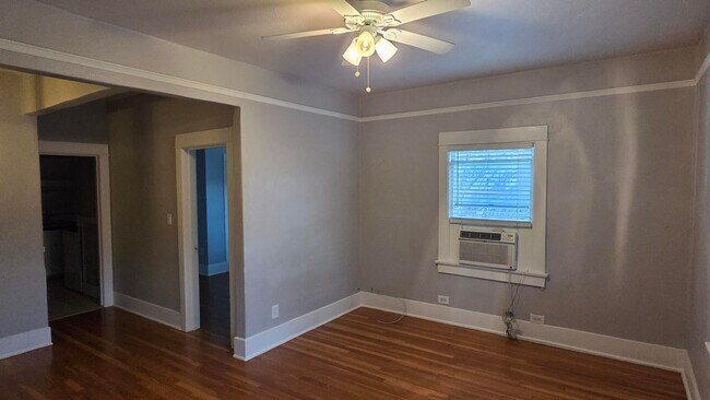 Unidades de aire acondicionado de ventana - 819 N 5th Ave