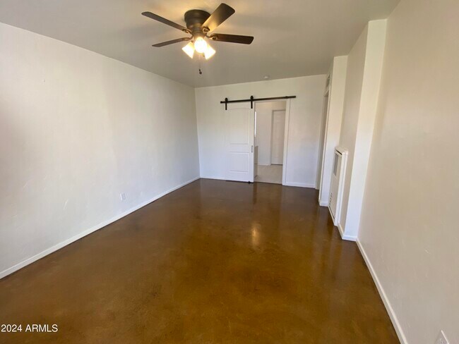 Foto del edificio - 1526 W Mulberry Dr