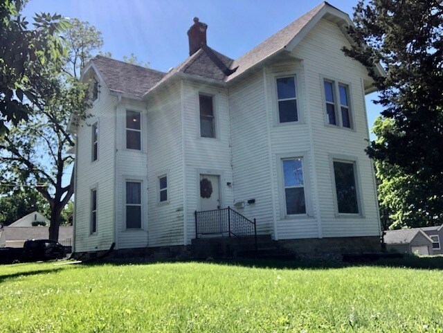 Building Photo - 1804 College St