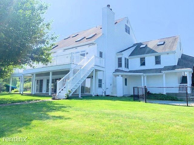 Primary Photo - 101 Pond St