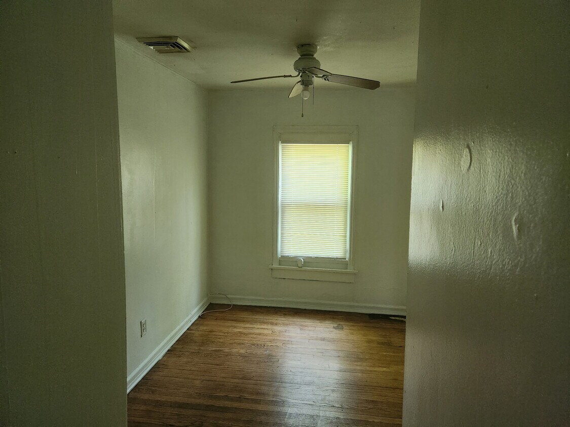 Foto principal - 122 Moffatt Ave