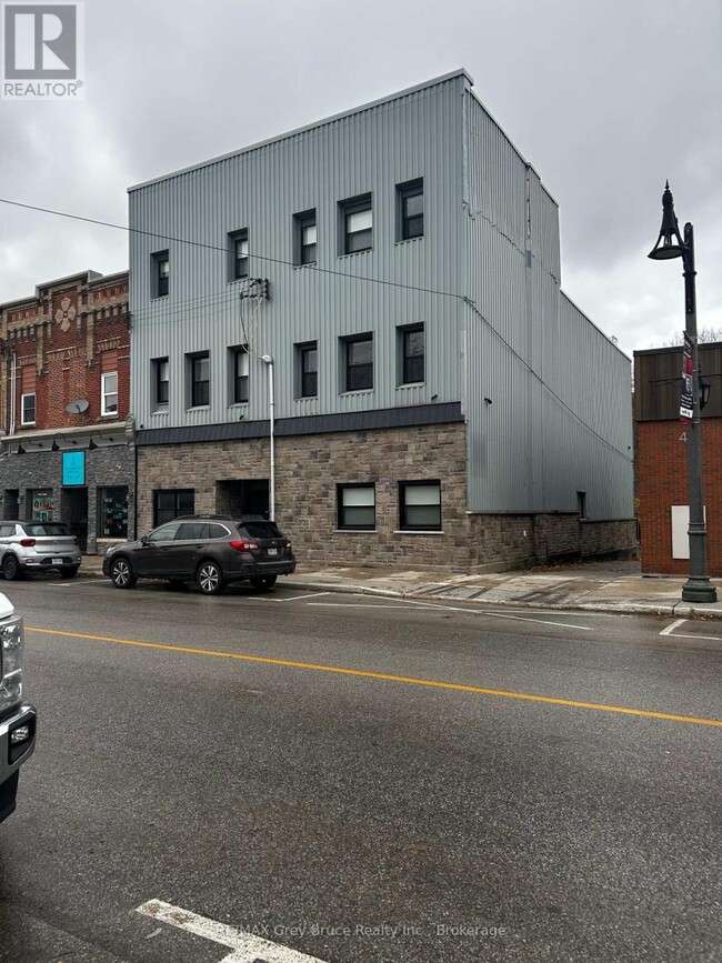 Building Photo - 39 1st Ave S