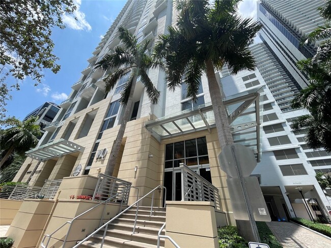 Foto del edificio - 1050 Brickell Ave