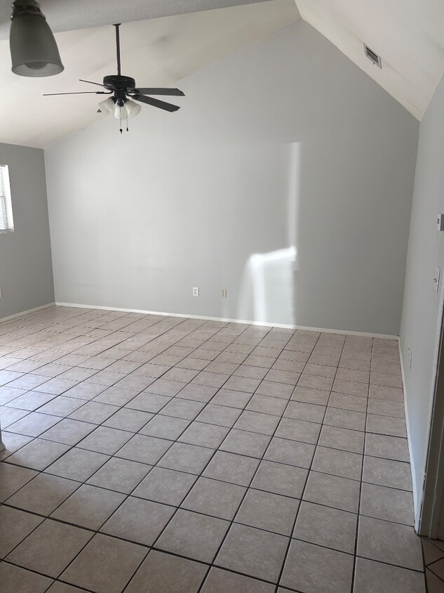 Building Photo - 50037 Kevin Dr