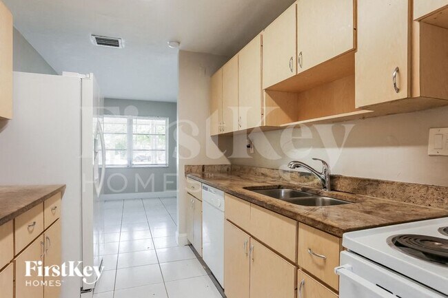 Foto del edificio - 2700 NE 13th Terrace