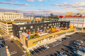 Building Photo - The Block at SoNo