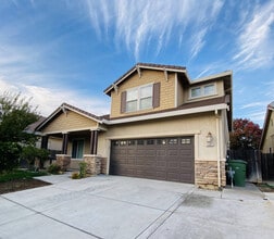 Building Photo - 1001 La Paloma St