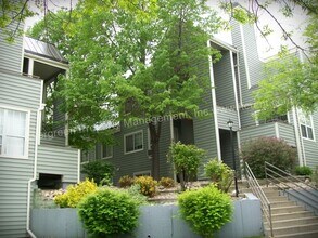 Building Photo - 1301 University Ave