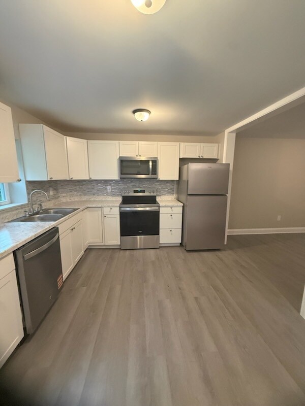 Foto del edificio - 1300-1330 Windsor Avenue - 1316B