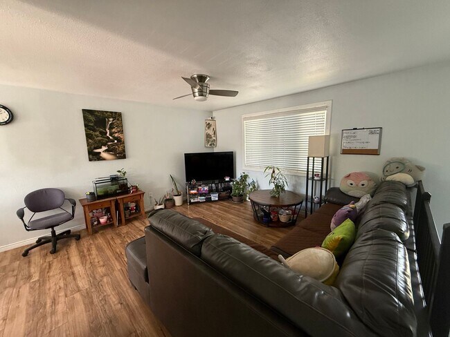 Foto del edificio - North Westminster Charmer | 4 Bed, 2 Bath with Backyard Oasis