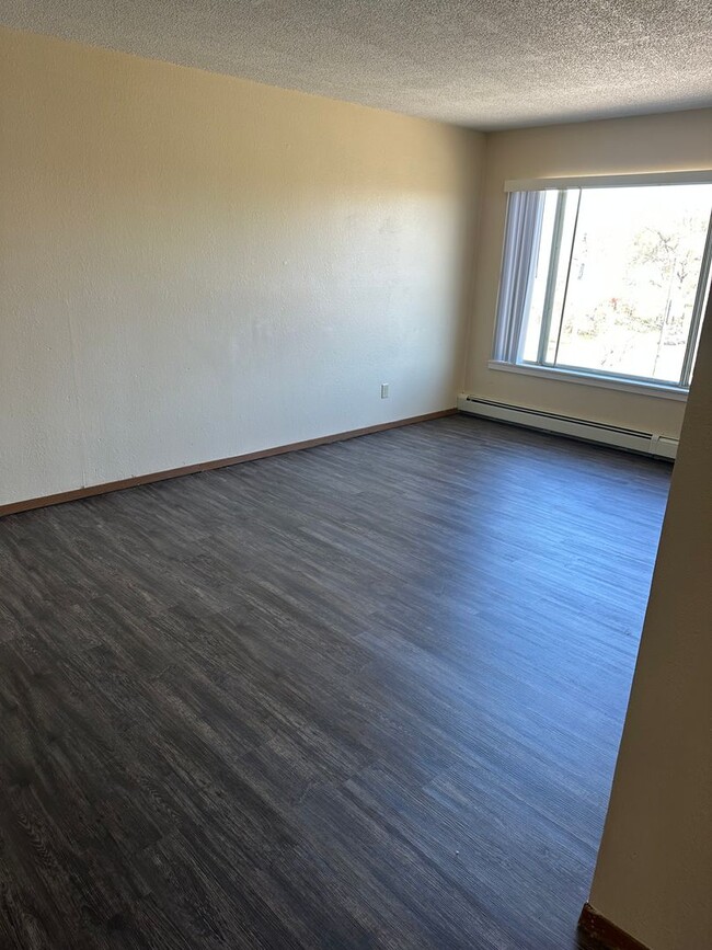 Foto del edificio - Newly Remodeled 4 Bedroom