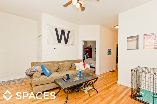 Building Photo - 852 W Buckingham Pl