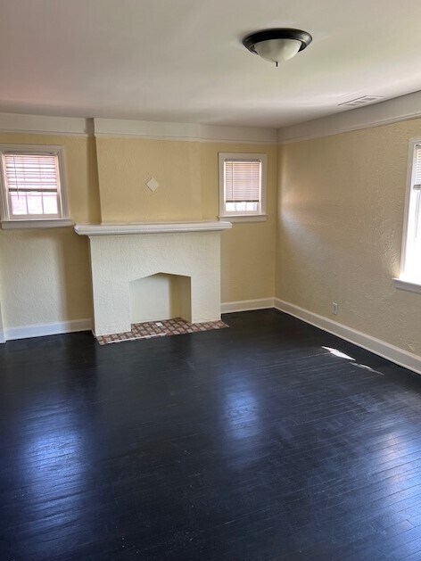 Building Photo - 9735 Wayburn St