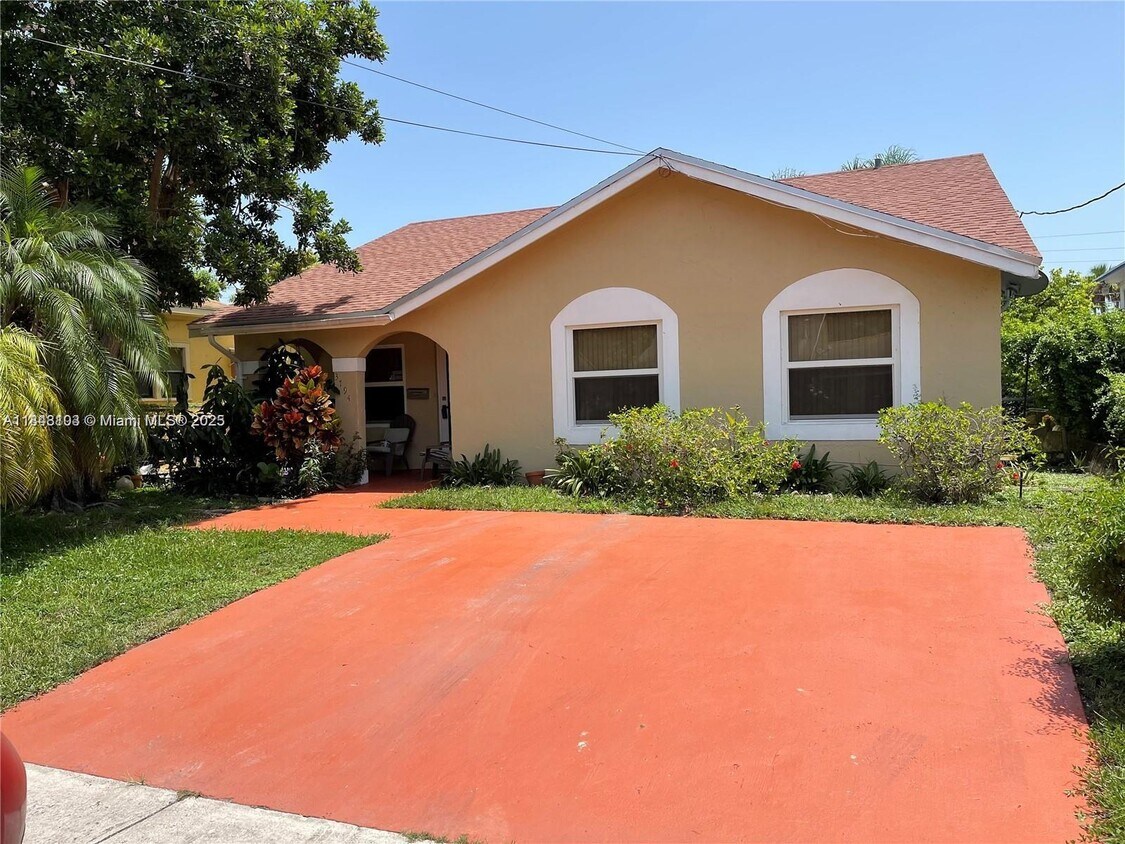 Foto principal - 3794 Florida Ave