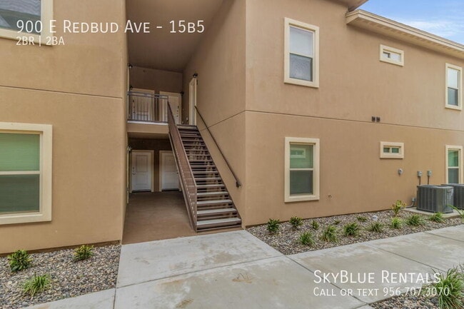 Building Photo - 900 E Redbud Ave