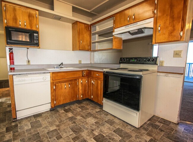Building Photo - Two Bedroom Prescott Home