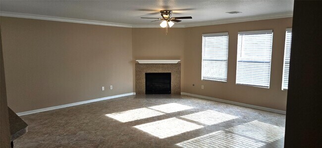 Foto del edificio - 3103 Barkers Crossing Ave
